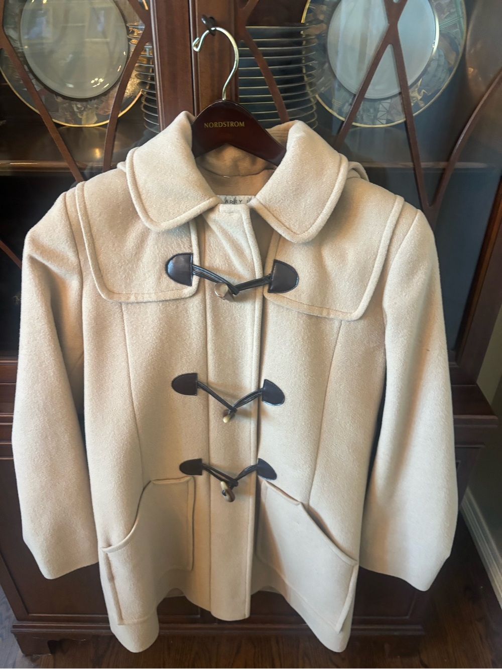 Larry Levine Classic wool camel Toggle Coat/pea coat size 6